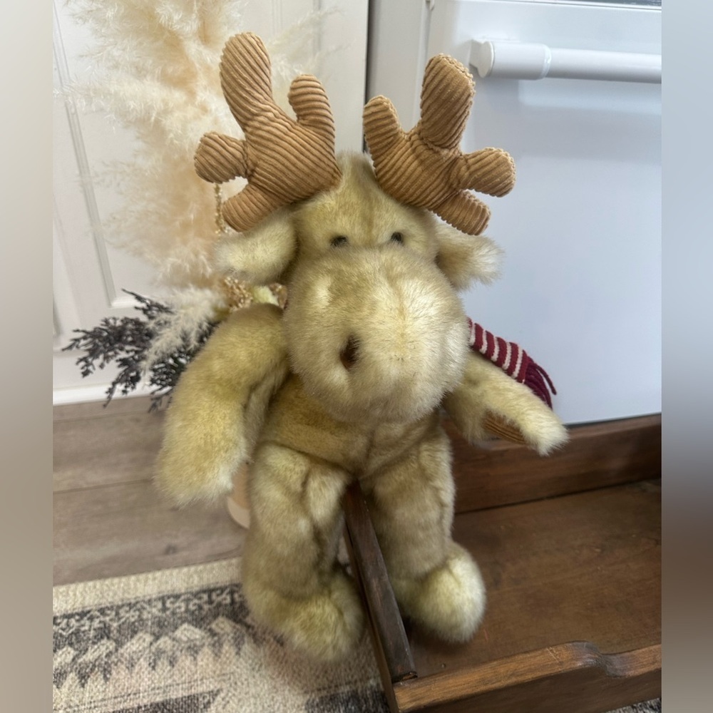 Vintage Moose Plush Stuffed Animal w/ Scarf MTY International ADORABLE Like New